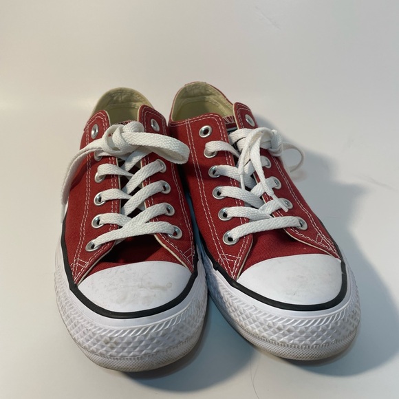 CONVERSE! All Stars 🏆 Brick Red & in Fantastic Shape! Hardly Worn!  Sz 8W or 6M - Picture 1 of 5